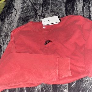 Men’s Nike loose fit long sleeve tee, size M, new with tags